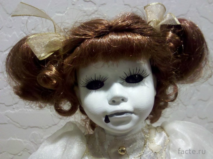 Страшная кукла