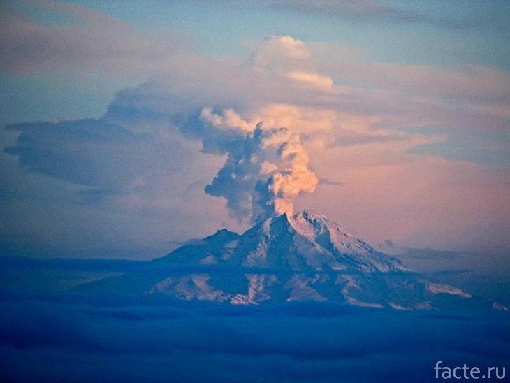 Вулкан Редаут. Извержение
