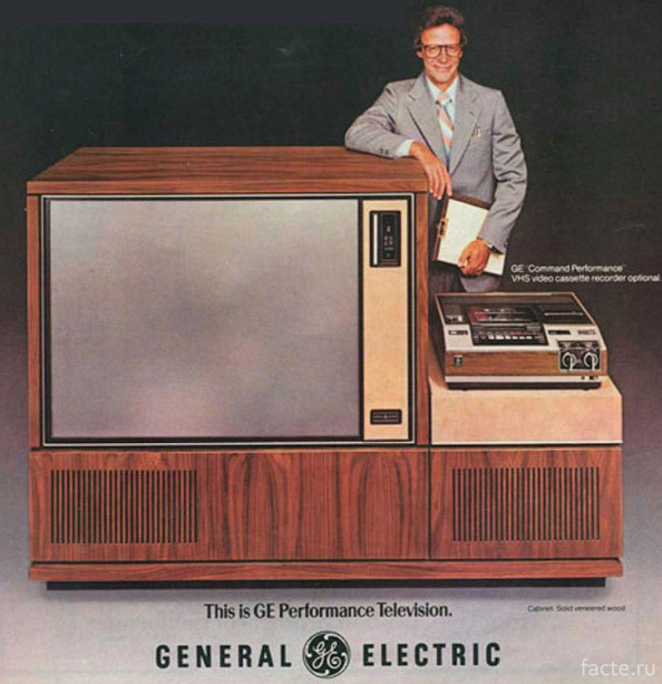 Телевизор 1978 года фирмы Дженерал Электрик с метровым экраном