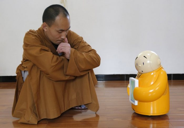 робот-монах