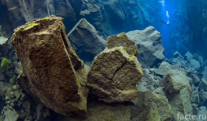 подводные скалы